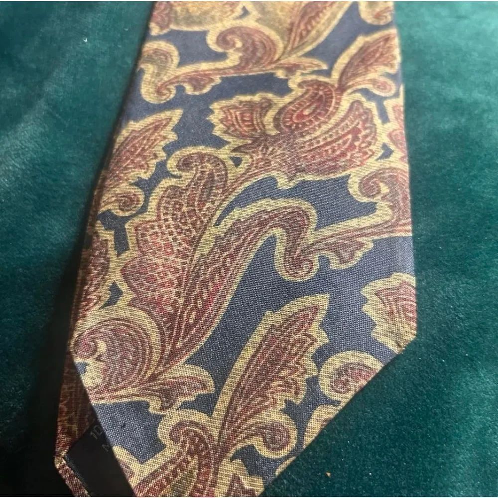 NWT Accents by Isaac Zeker 100% Silk Tie Made in Italy